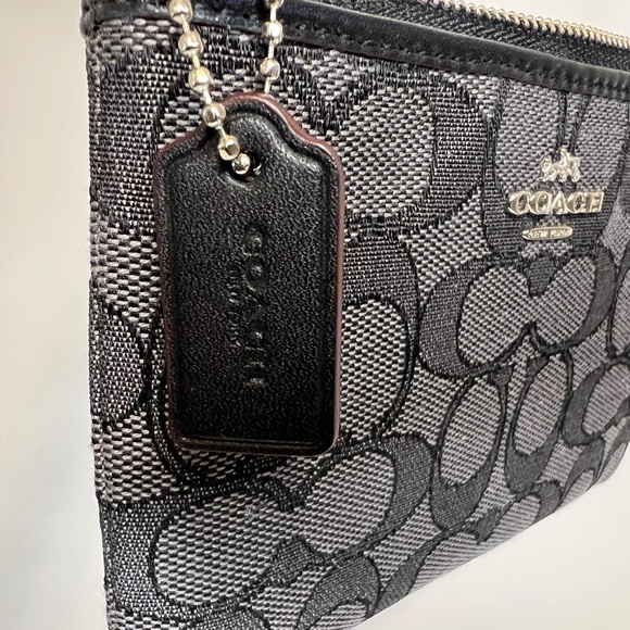 Coach Wristlet Black Monogram Pattern Jacquard Canvas Leather Wallet Like New - Picture 2 of 16